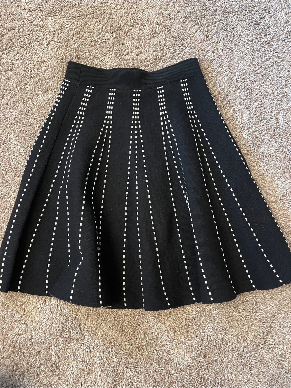 Club Monaco Black Knit A-Line Skirt size xs